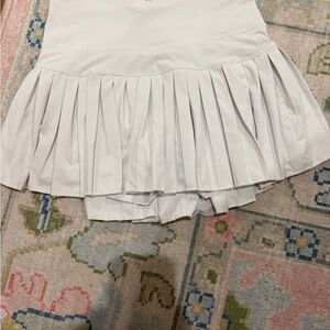 White gold hinge skirt